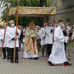 Tarnobrzeg. Procesja w parafii ojcow dominikanów