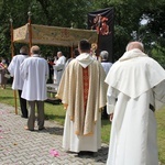 Tarnobrzeg. Procesja w parafii ojcow dominikanów