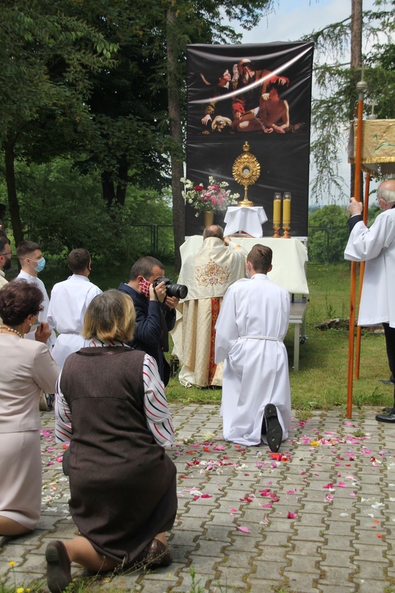 Tarnobrzeg. Procesja w parafii ojcow dominikanów