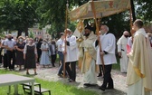 Tarnobrzeg. Procesja w parafii ojcow dominikanów