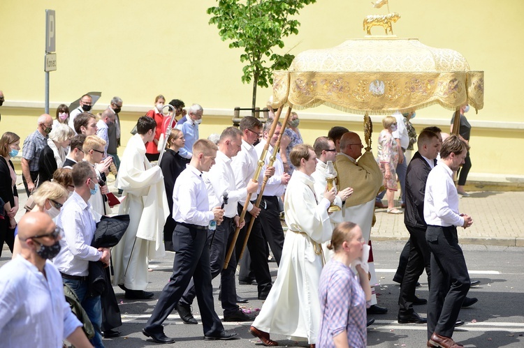 Olsztyn. Centralna procesja Bożego Ciała