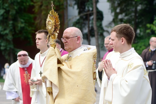 Olsztyn. Centralna procesja Bożego Ciała