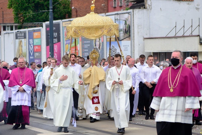 Olsztyn. Centralna procesja Bożego Ciała