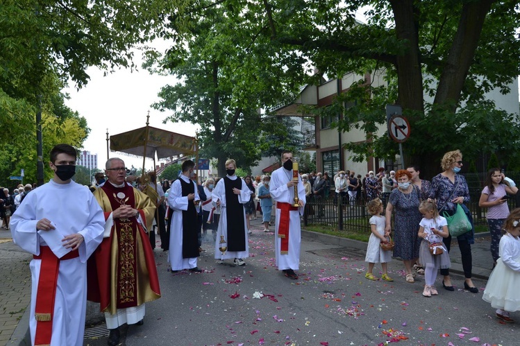 Tarnobrzeg. Procesja w parafii Chrystusa Króla