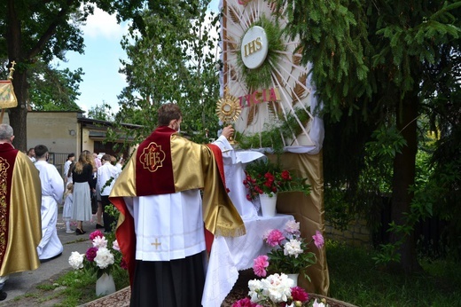 Tarnobrzeg. Procesja w parafii Chrystusa Króla