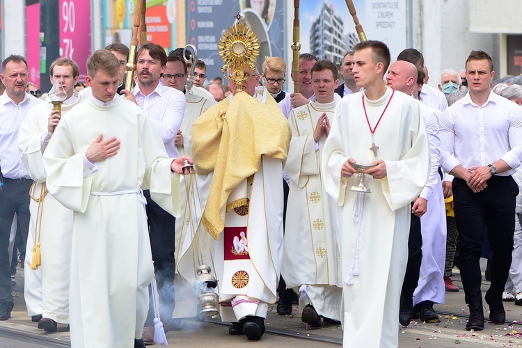 Olsztyn. Centralna procesja Bożego Ciała