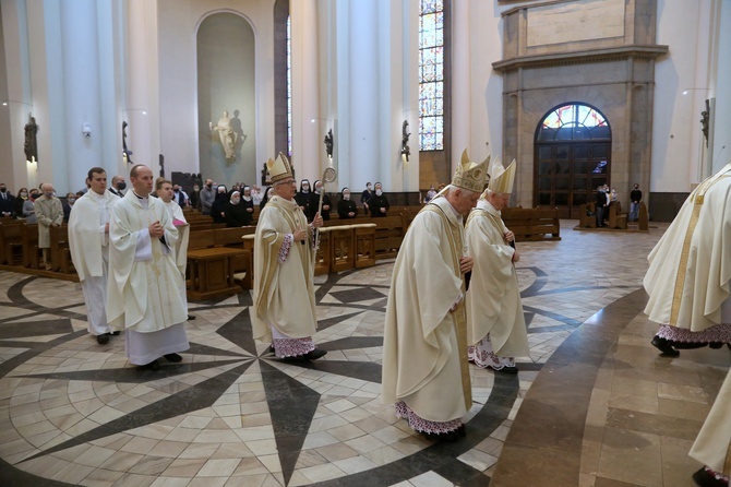 Uroczystości Bożego Ciała w katowickiej katedrze cz. 2