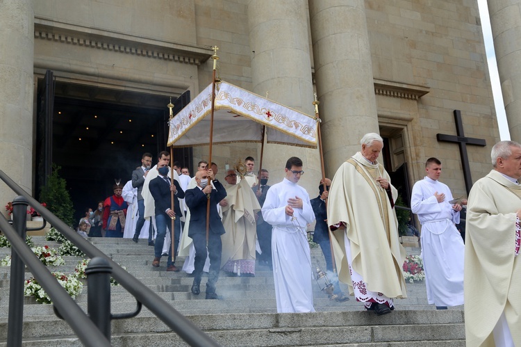 Uroczystości Bożego Ciała w katowickiej katedrze cz. 2