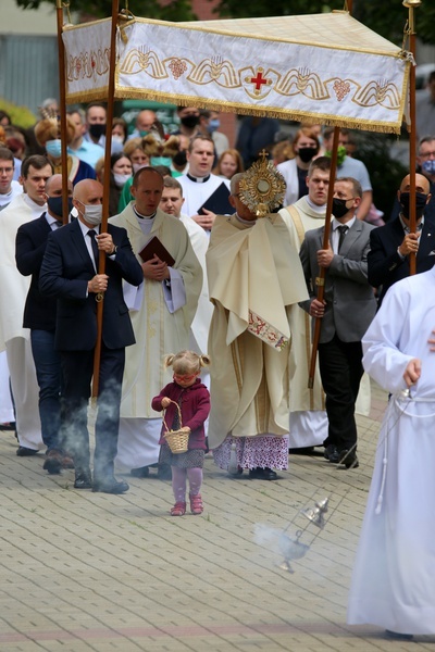 Uroczystości Bożego Ciała w katowickiej katedrze cz. 2