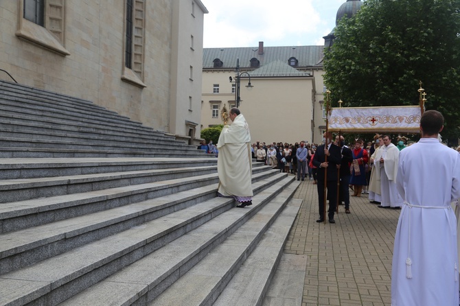 Uroczystości Bożego Ciała w katowickiej katedrze cz. 2