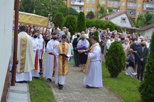 Tarnobrzeg. Procesja w parafii św. Barbary