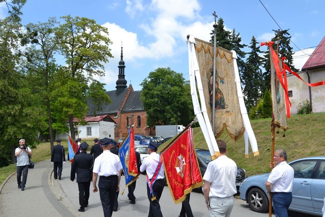 Tarnobrzeg. Procesja w parafii św. Marii Magdaleny