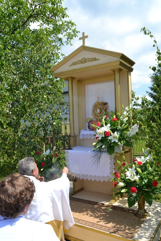 Tarnobrzeg. Procesja w parafii św. Marii Magdaleny