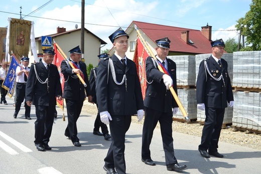Tarnobrzeg. Procesja w parafii św. Marii Magdaleny