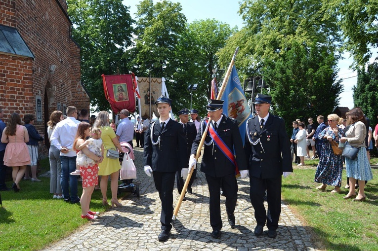 Tarnobrzeg. Procesja w parafii św. Marii Magdaleny