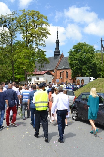 Tarnobrzeg. Procesja w parafii św. Marii Magdaleny