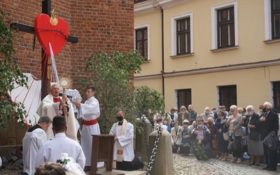 Katedralna procesja Bożego Ciała.