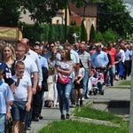 Tarnobrzeg. Procesja w parafii Matki Bożej Częstochowskiej