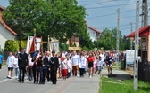 Tarnobrzeg. Procesja w parafii Matki Bożej Częstochowskiej