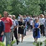 Tarnobrzeg. Procesja w parafii Matki Bożej Częstochowskiej