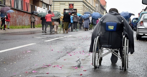 Niezwykle poruszający moment na procesji w Koszalinie