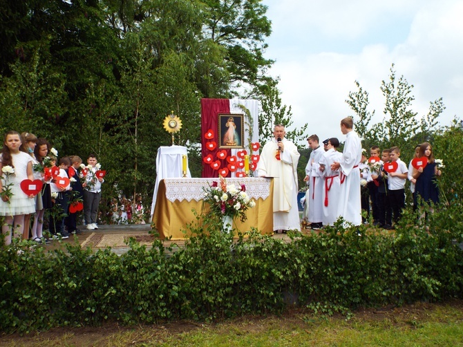 Uroczystość Bożego Ciała w Puszczy Mariańskiej