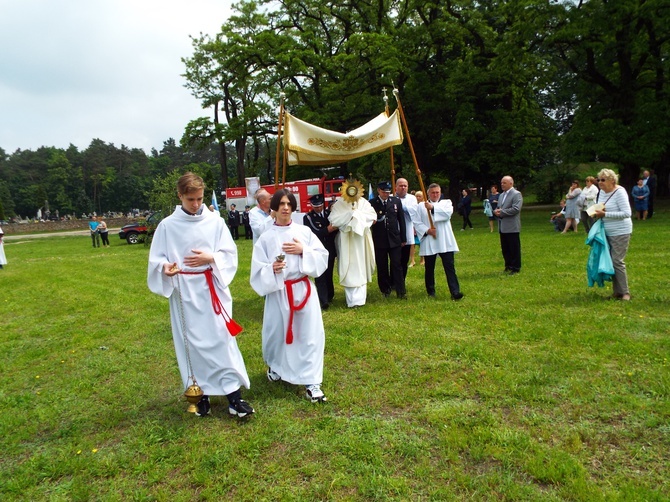 Uroczystość Bożego Ciała w Puszczy Mariańskiej