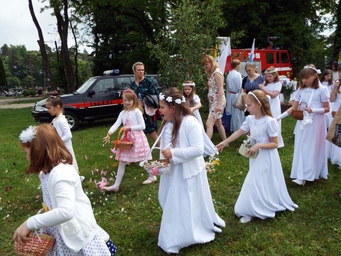 Uroczystość Bożego Ciała w Puszczy Mariańskiej