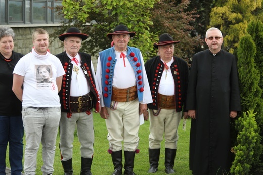 Szlakiem bohaterów w sutannach - 14. konkurs na Apel Poległych - 2020