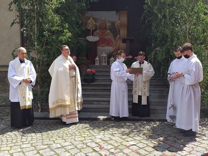 Strzegom. Parafia pw. Świętych Apostołów Piotra i Pawła