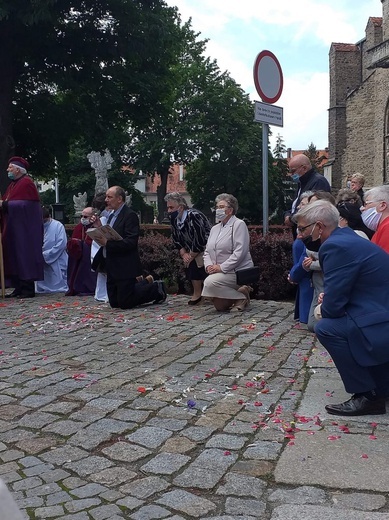 Strzegom. Parafia pw. Świętych Apostołów Piotra i Pawła