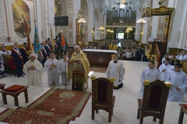 Procesja Bożego Ciała w opoczyńskiej parafii św. Bartłomieja