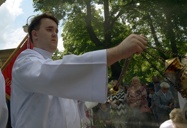 Procesja Bożego Ciała w opoczyńskiej parafii św. Bartłomieja