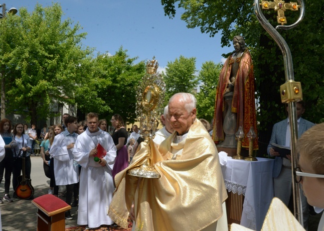 Procesja Bożego Ciała w opoczyńskiej parafii św. Bartłomieja