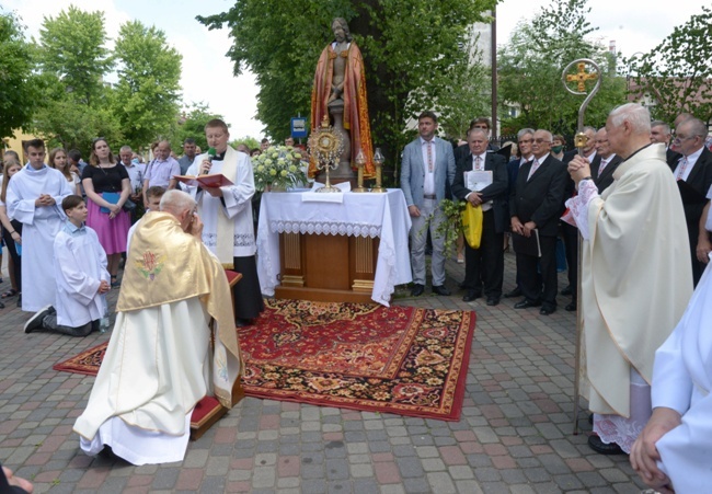 Procesja Bożego Ciała w opoczyńskiej parafii św. Bartłomieja