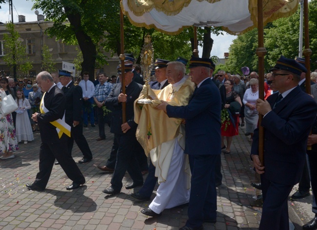 Procesja Bożego Ciała w opoczyńskiej parafii św. Bartłomieja