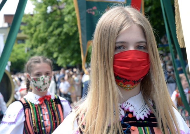 Procesja Bożego Ciała w opoczyńskiej parafii św. Bartłomieja