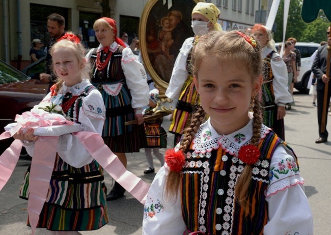 Procesja Bożego Ciała w opoczyńskiej parafii św. Bartłomieja