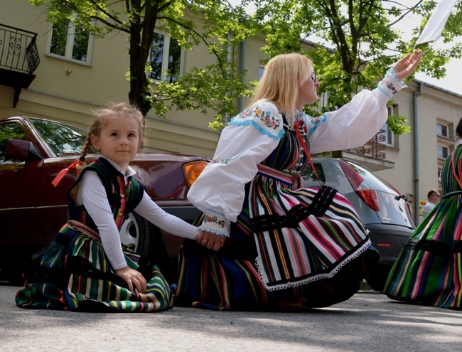 Procesja Bożego Ciała w opoczyńskiej parafii św. Bartłomieja