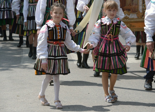 Procesja Bożego Ciała w opoczyńskiej parafii św. Bartłomieja