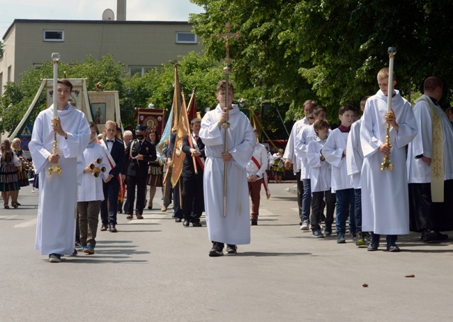 Procesja Bożego Ciała w opoczyńskiej parafii św. Bartłomieja