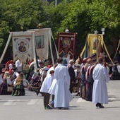 Procesja Bożego Ciała w opoczyńskiej parafii św. Bartłomieja