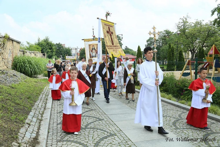 Strzegom. Parafia pw. Zbawiciela Świata i MB Szkaplerznej