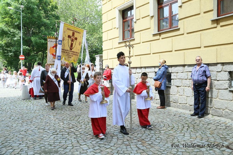 Strzegom. Parafia pw. Zbawiciela Świata i MB Szkaplerznej