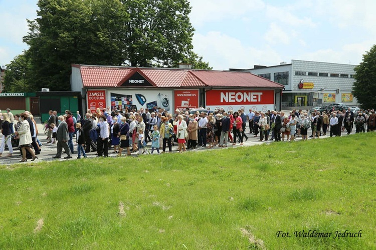 Strzegom. Parafia pw. Zbawiciela Świata i MB Szkaplerznej