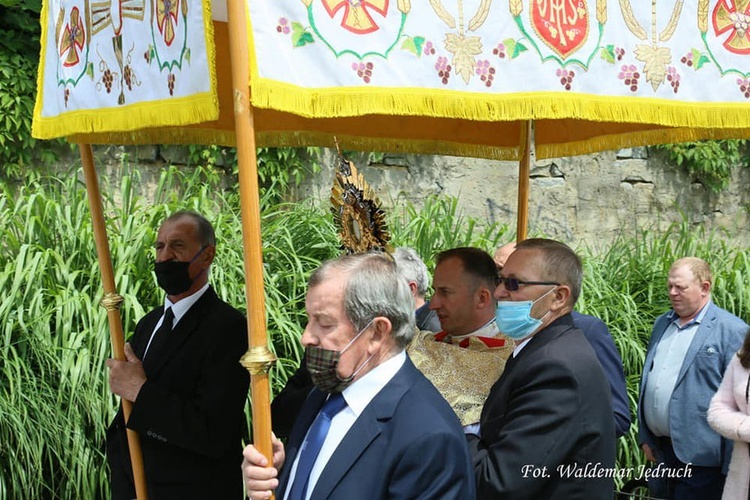 Strzegom. Parafia pw. Zbawiciela Świata i MB Szkaplerznej