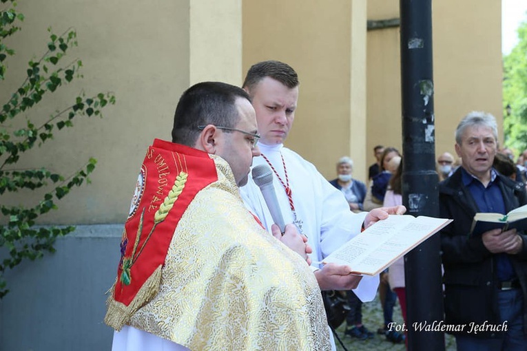 Strzegom. Parafia pw. Zbawiciela Świata i MB Szkaplerznej