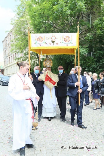 Strzegom. Parafia pw. Zbawiciela Świata i MB Szkaplerznej