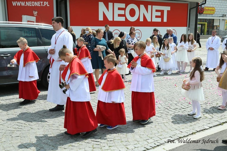 Strzegom. Parafia pw. Zbawiciela Świata i MB Szkaplerznej