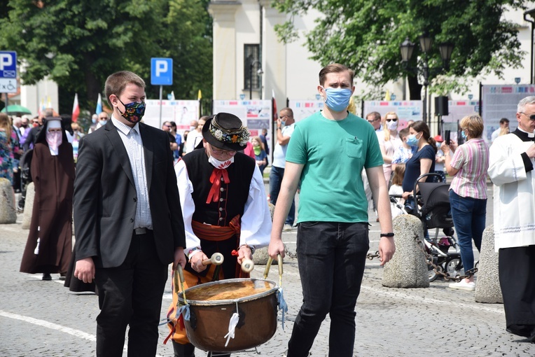 Boże Ciało w Łowiczu - procesja